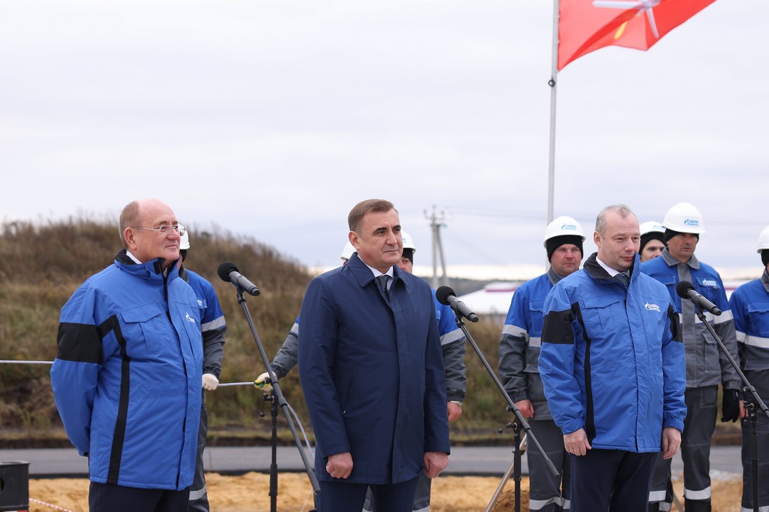 Vitaly Markelov, Deputy Chairman of Gazprom Management Committee, Alexey Dyumin, and Denis Fyodorov, Director General of Gazprom Energoholding